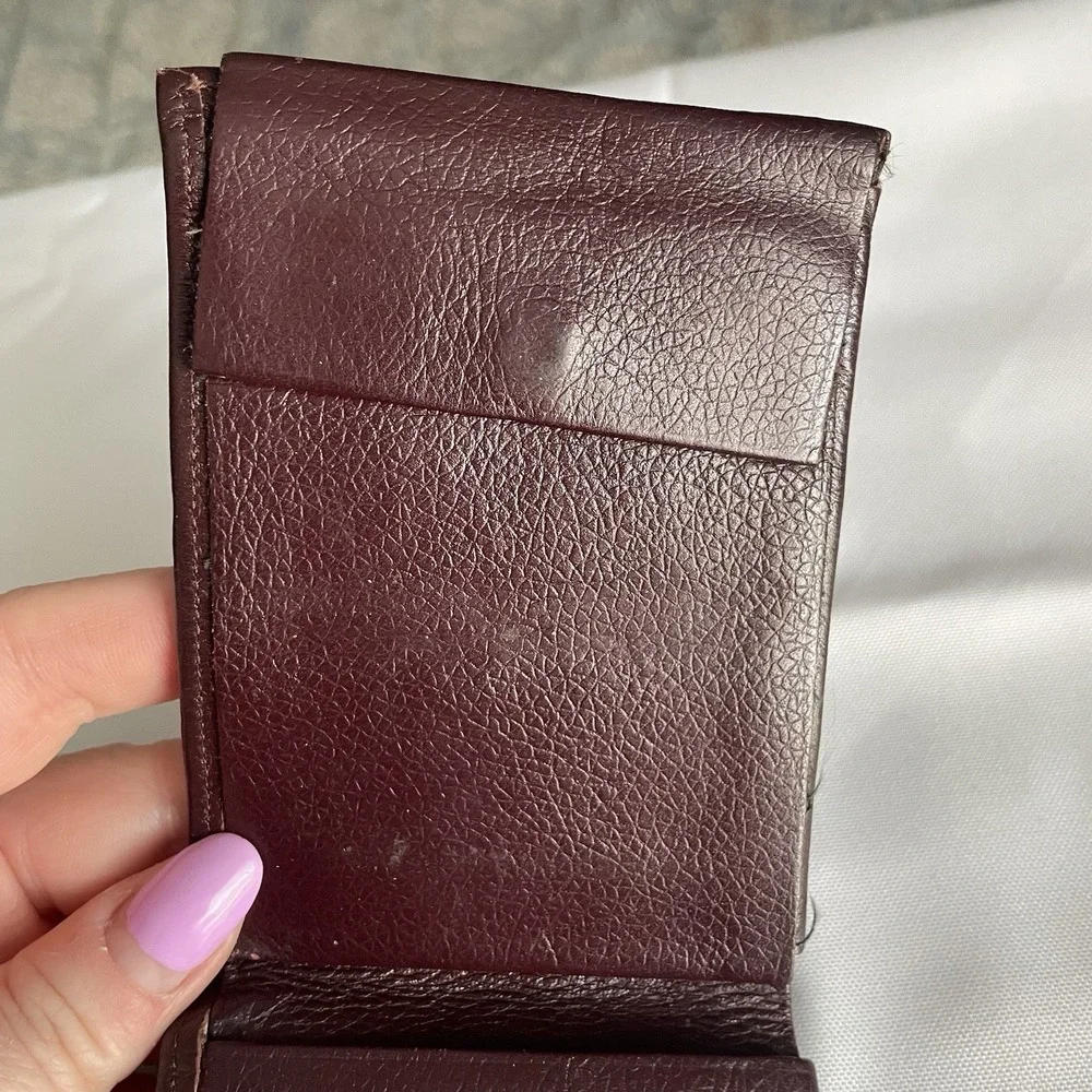Vintage Men's Classic Maroon Pebbled Soft Leather Compact Bifold Wallet